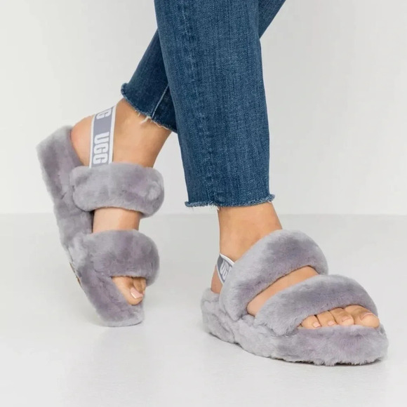 UGG Oh Yeah Slipper  Slides  fluffy cozy warm campus - Picture 1 of 11